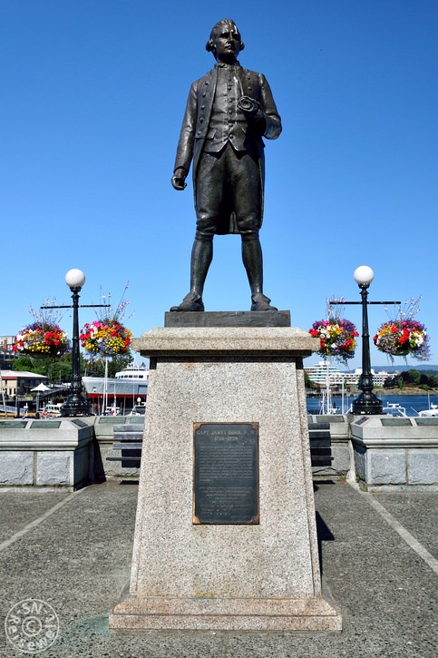 Statue James Cook